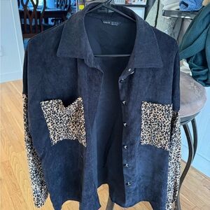 SHEIN Black Jacket with Leopard Print Pockets